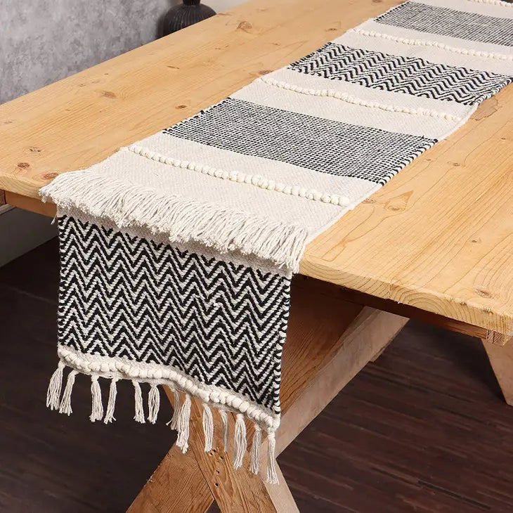 REDEARTH Tufted Table Runner